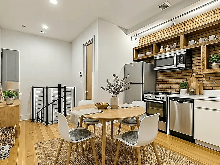 35 Lexington Ave #1F — Photo 1