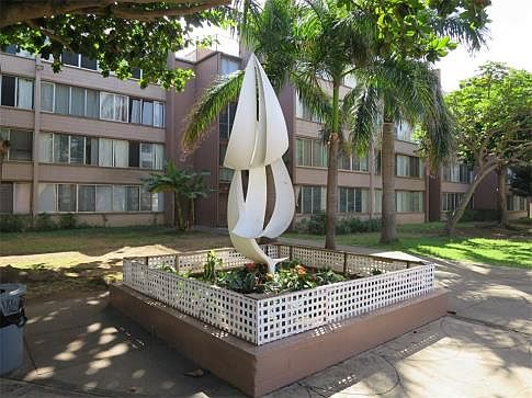 Courtyard at Harbor Lights has water features, art and landscaping.
