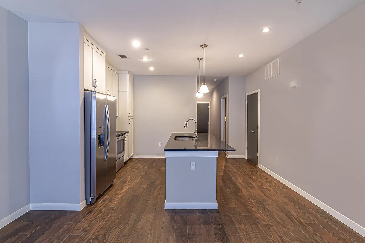 Building Photo - 5609 Smu Blvd #305