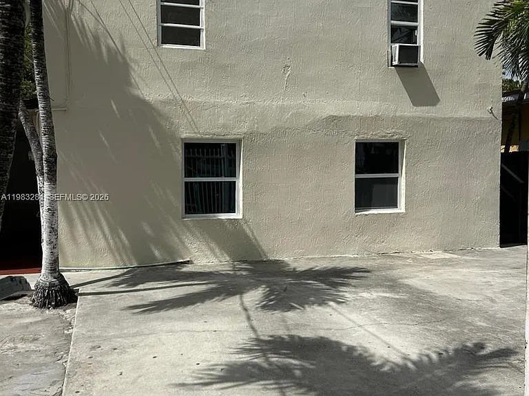 2908 NW 14th Ct #1 — Photo 3