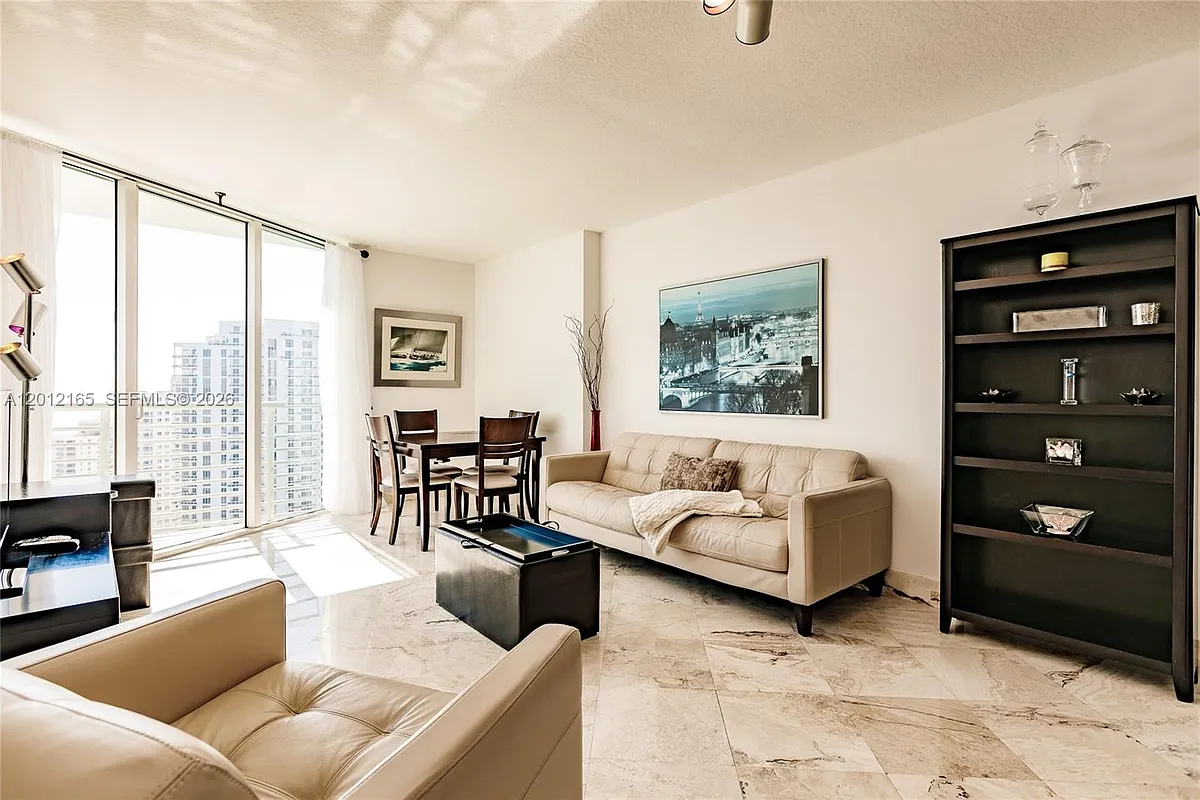 Building Photo - 325 Biscayne Blvd #3617