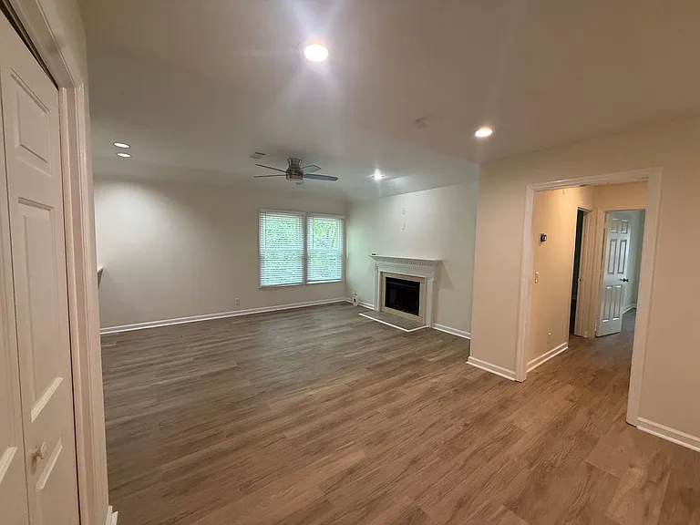 2135 Acklen Ave #8 — Photo 5