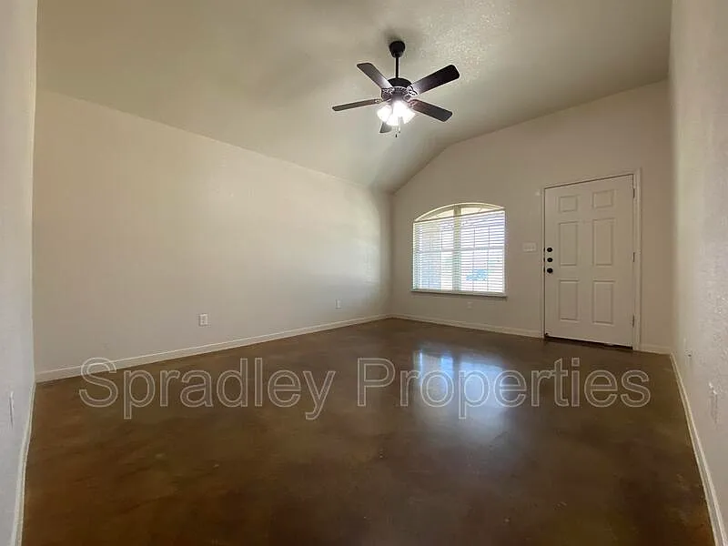 3 bed, 2.0 bath, 1313 sqft, $1,225 — Photo 2