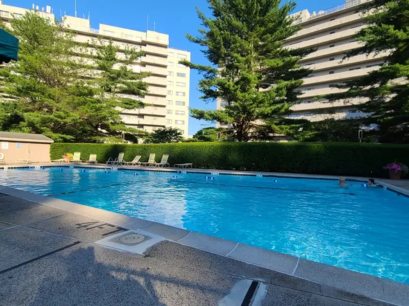 3200 Park Avenue #4D1, Bridgeport, CT 06604
