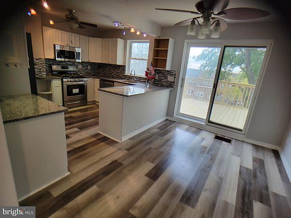 4th image of 1137 Sterling Ave