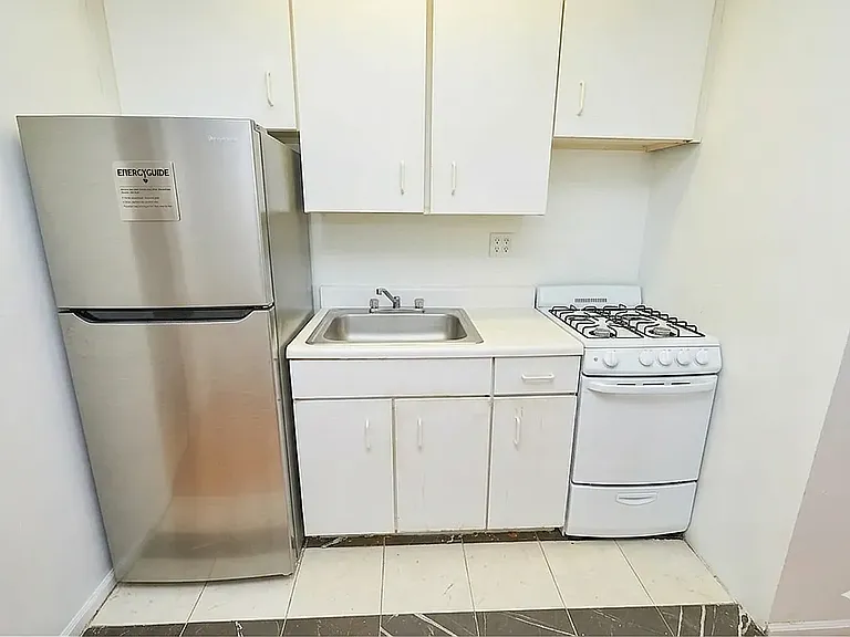366 W 52nd St #4A — Photo 2