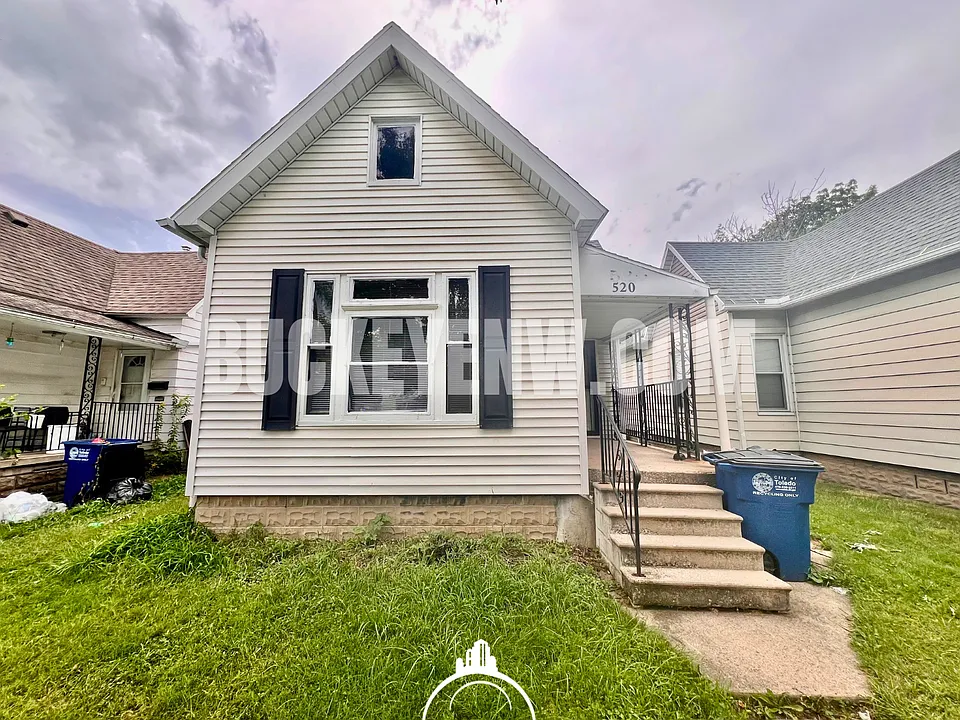 520 Raymer Blvd