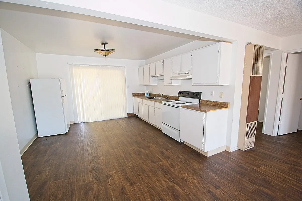 2 bed, 950 sqft, $1,200 — Photo 2