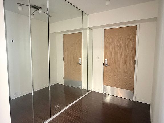 3rd image of 40 E Cedar St APT 11C