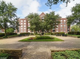 410 W Mahogany Ct UNIT 202, Palatine, IL 60067