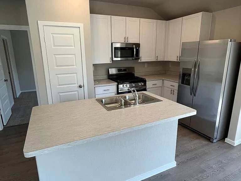 25553 Blossom Ct — Photo 3