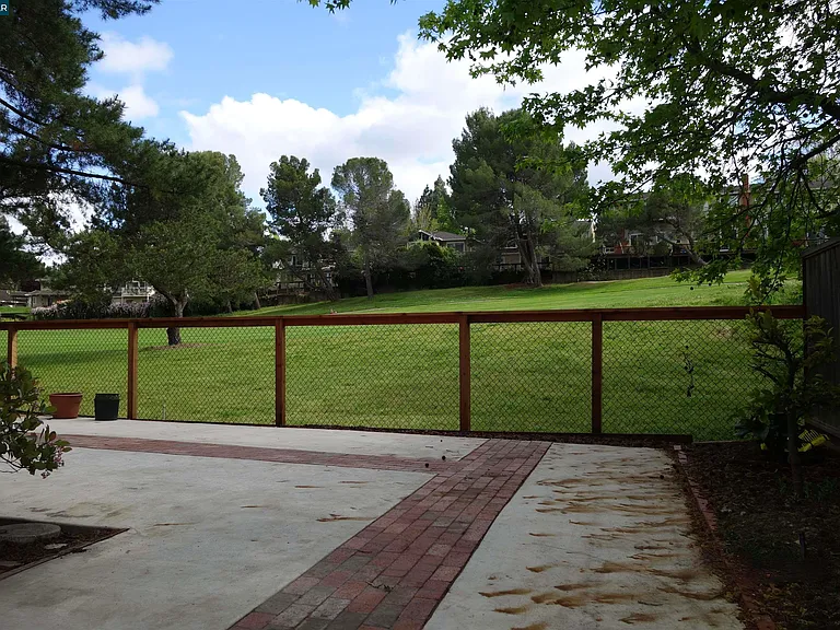 112 Marchbanks Ct — Photo 20
