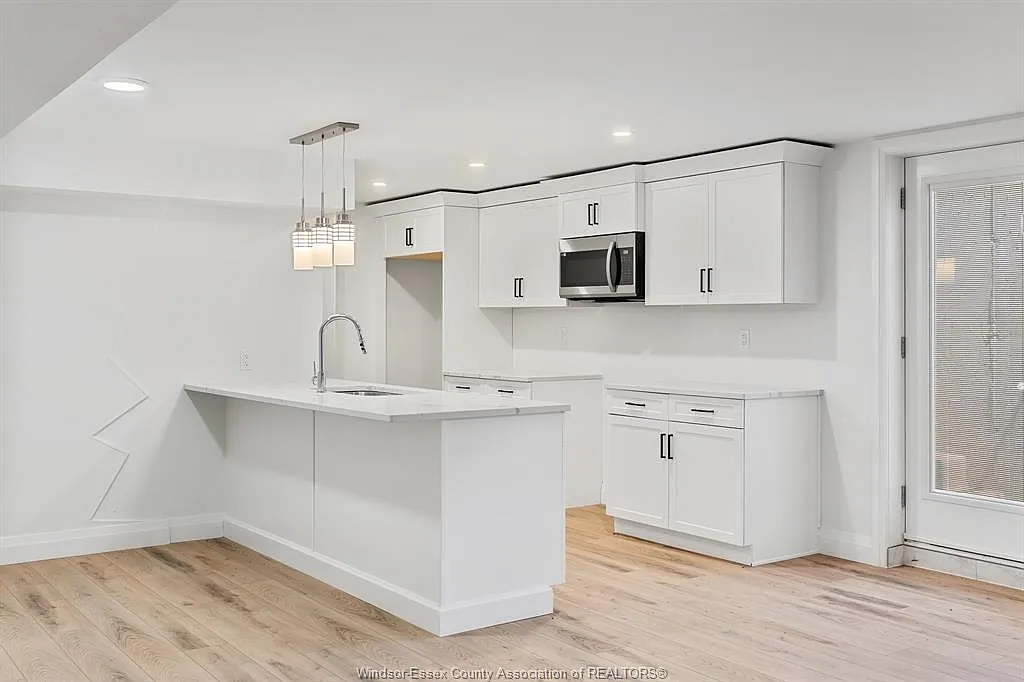 1 bed, 1200 sqft, $1,750 — Photo 3