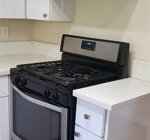415 W Stocker St #102 — Photo 5
