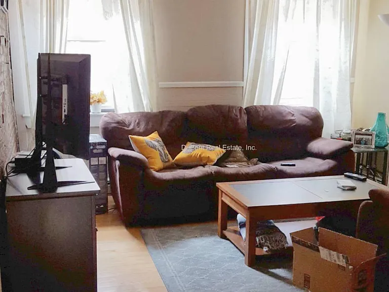 15 Thacher St #1 — Photo 10