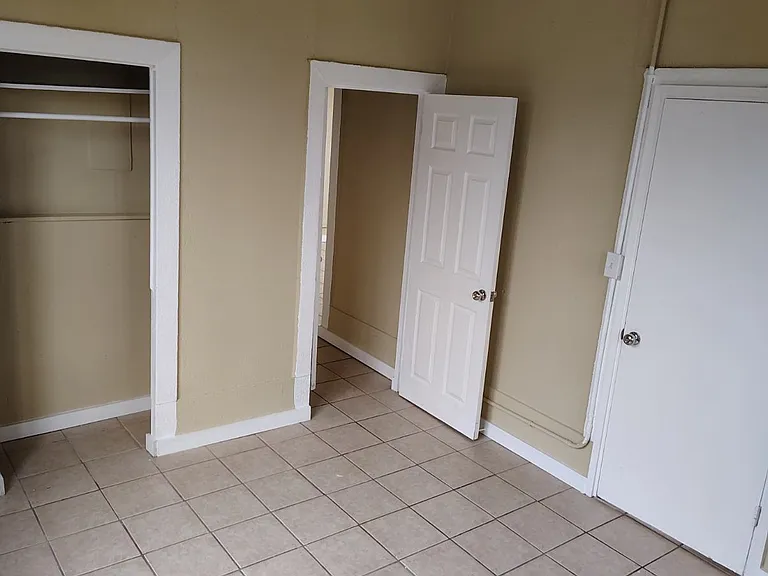 509 E Johnston Ave — Photo 6