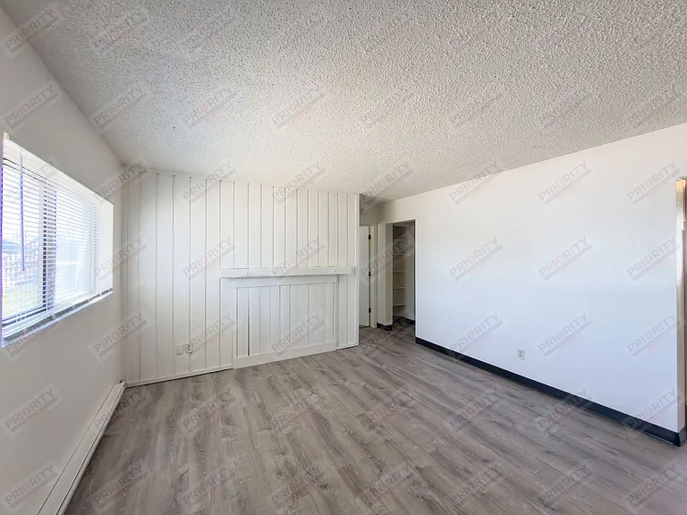 1405 Eagles Nest Cir — Photo 1