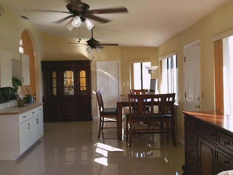 Family rm, bar, dining