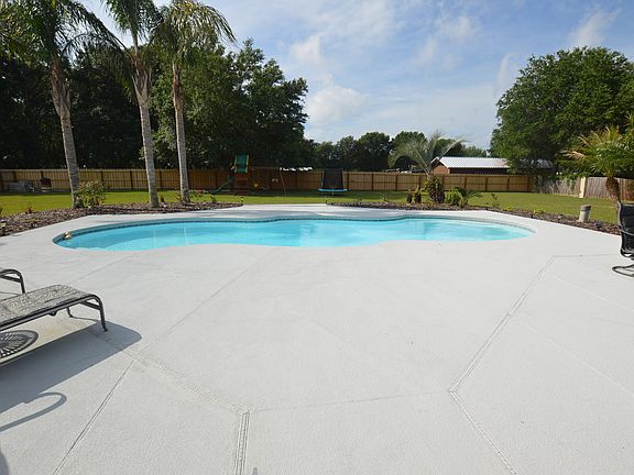5th image of 185 Longwood Dr