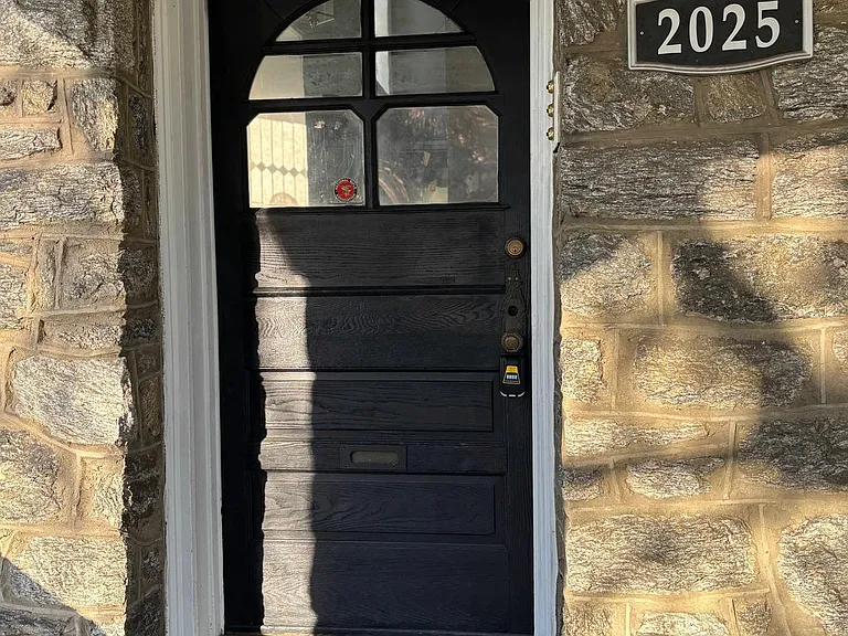 2025 Upland Way — Photo 2