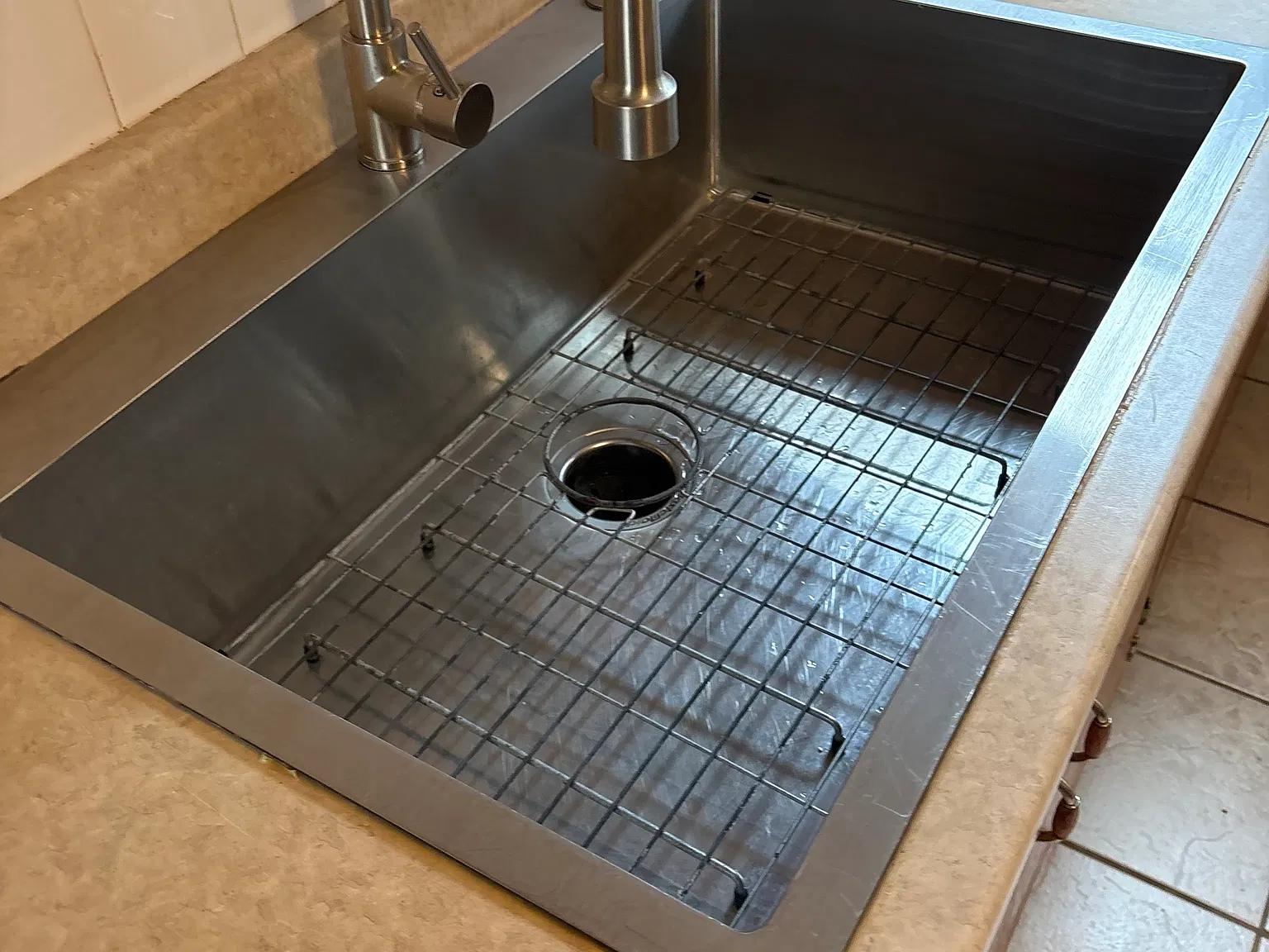 2 bed, 900 sqft, $1,900 — Photo 4