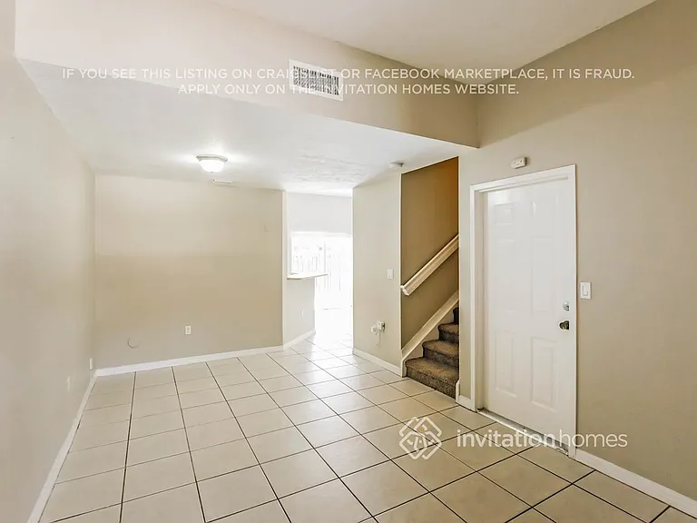 8910 SW 220th Ln — Photo 4