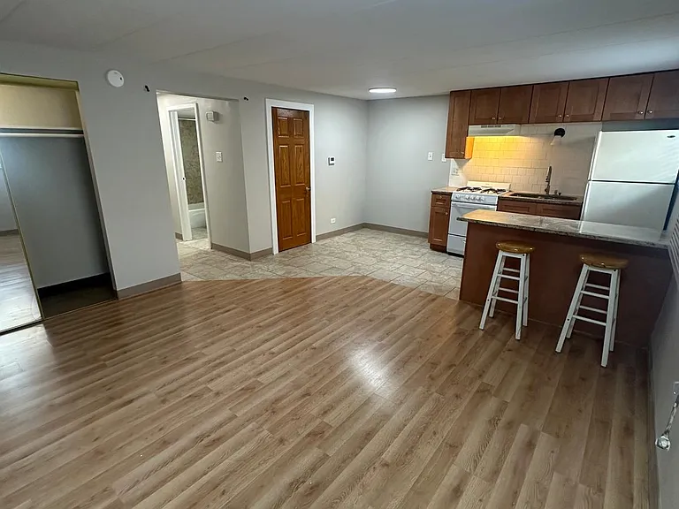 5480 S Archer Ave #2B — Photo 6