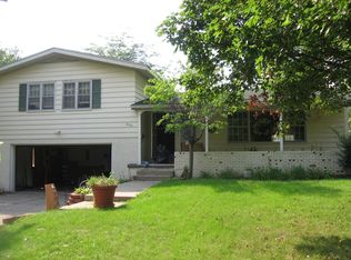 2000 Hampden Dr, Lansing, MI