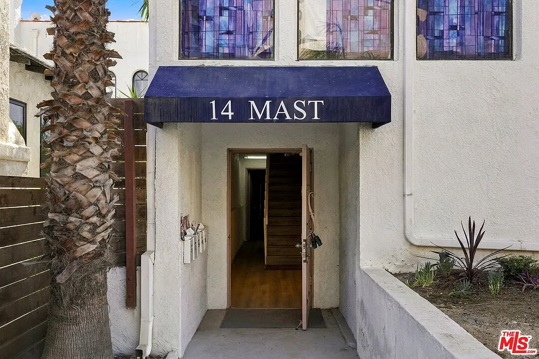 1 bed, 1.0 bath, 1200 sqft, $4,600 — Photo 2