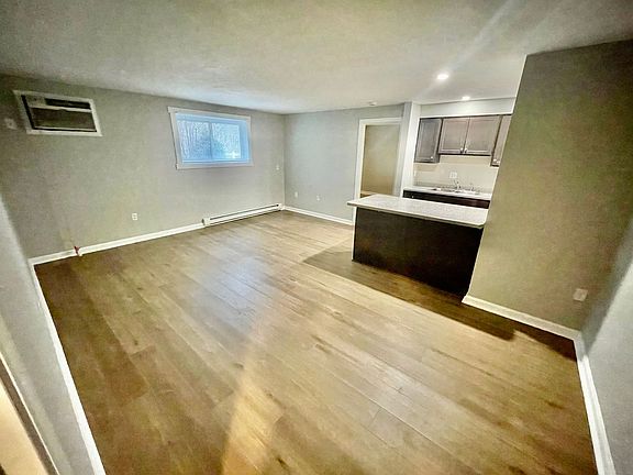 5th image of 946 Carle St APT 2