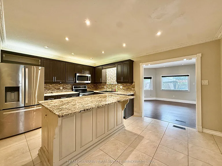 81 Erica Cres — Photo 1
