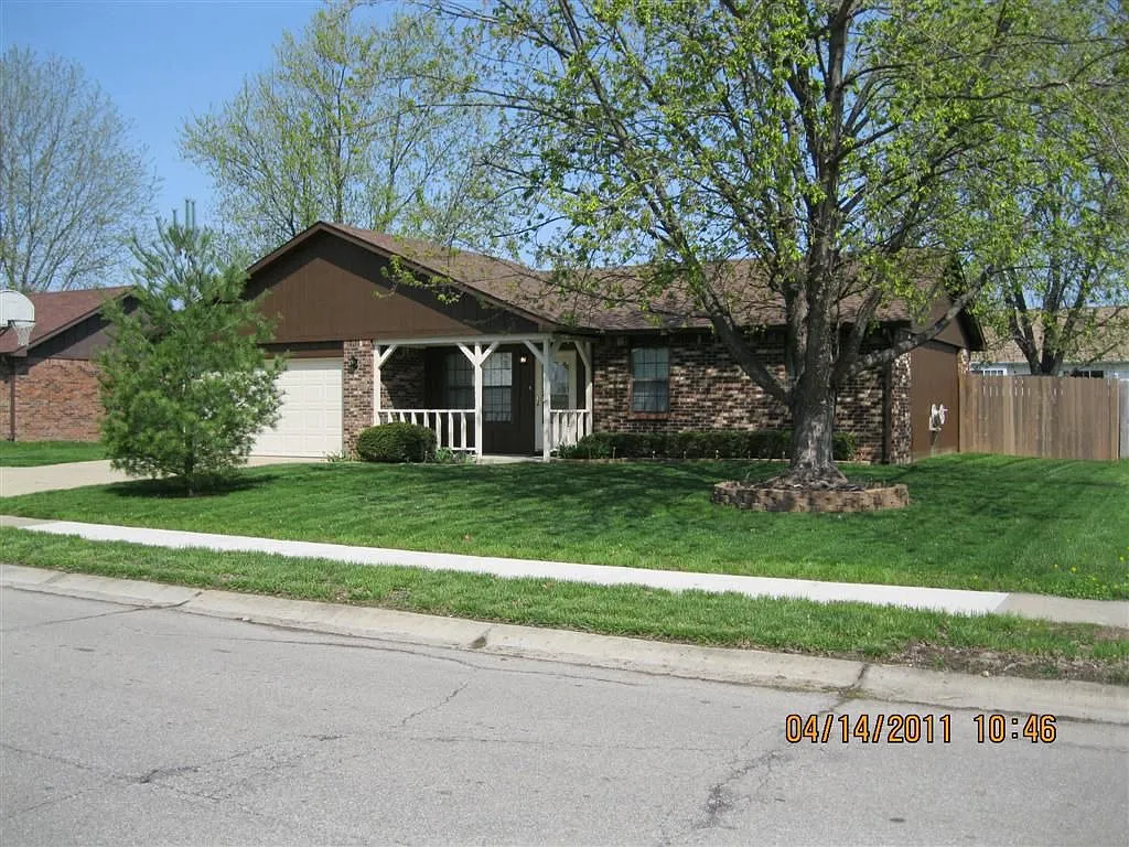 250 Christina Dr photo 1