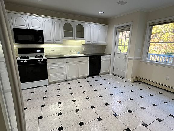 2nd image of 17 Whittier Dr