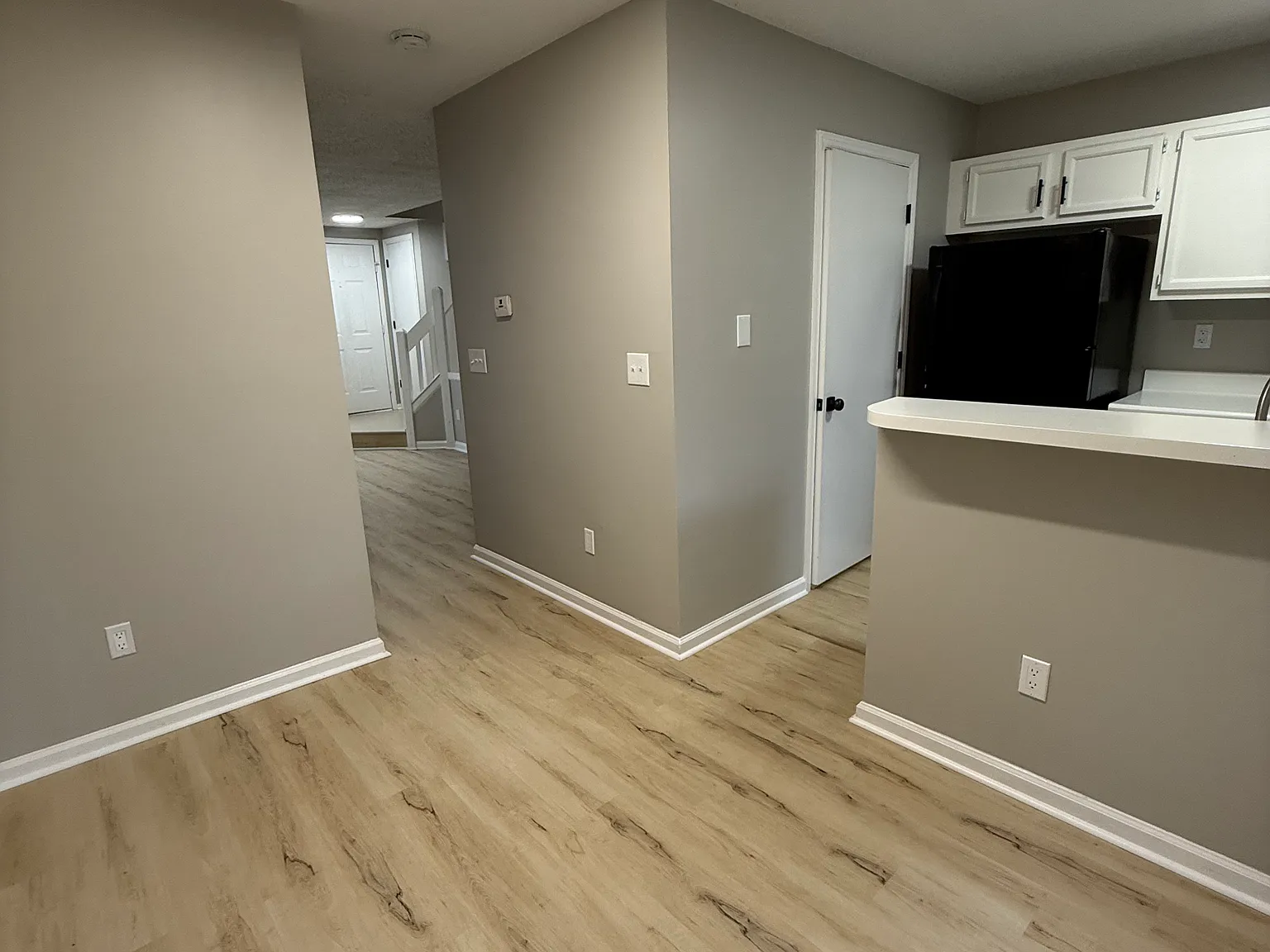 2 bed, 2.5 bath, 944 sqft, $1,650 — Photo 2