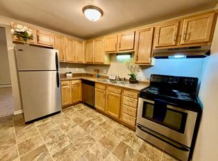 28 Capitol View Ter APT 3, Madison, WI 53713