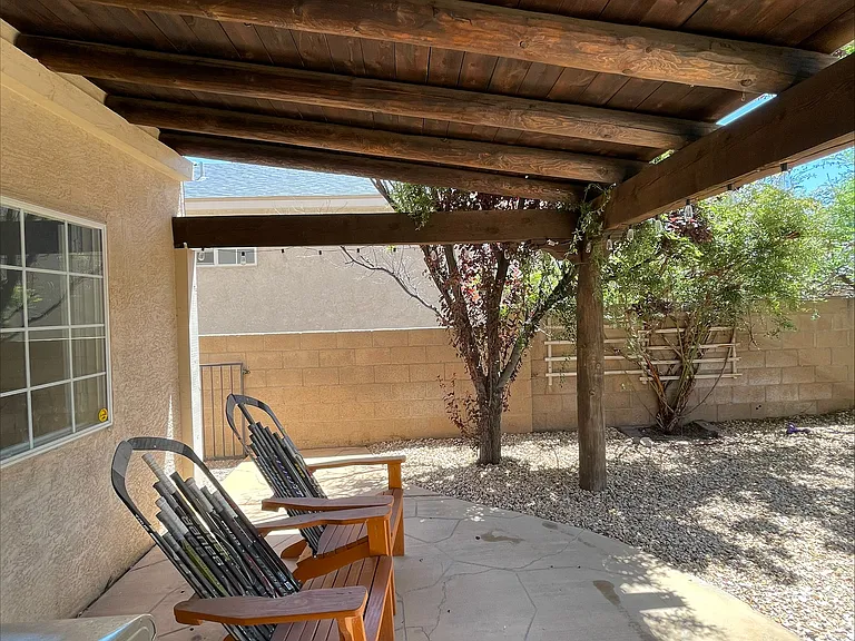 7412 Peregrine Rd NE — Photo 33