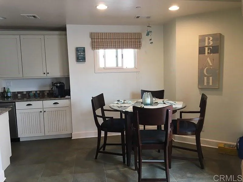 2 bed, 1.0 bath, 825 sqft, $5,000 — Photo 4