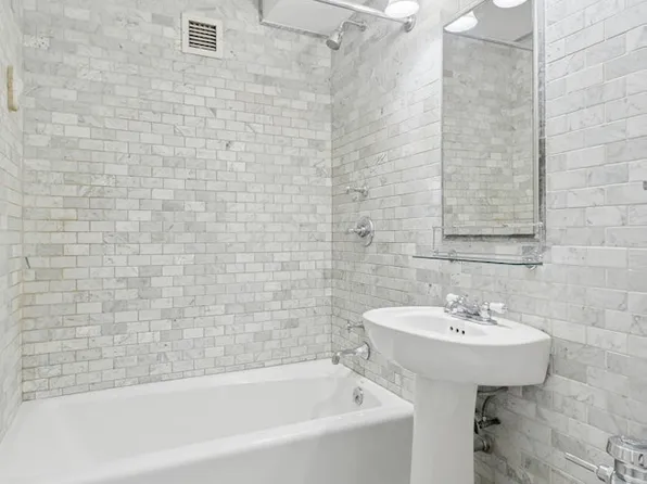 32 Gramercy Park South image 11 of 17