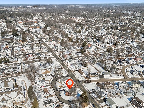 3rd image of 22 Tyler Circle