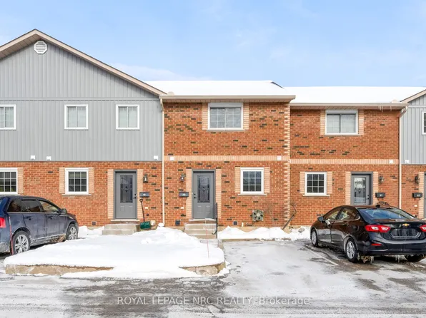 110 Silvan Dr #20, Welland, ON L3C 6Z5