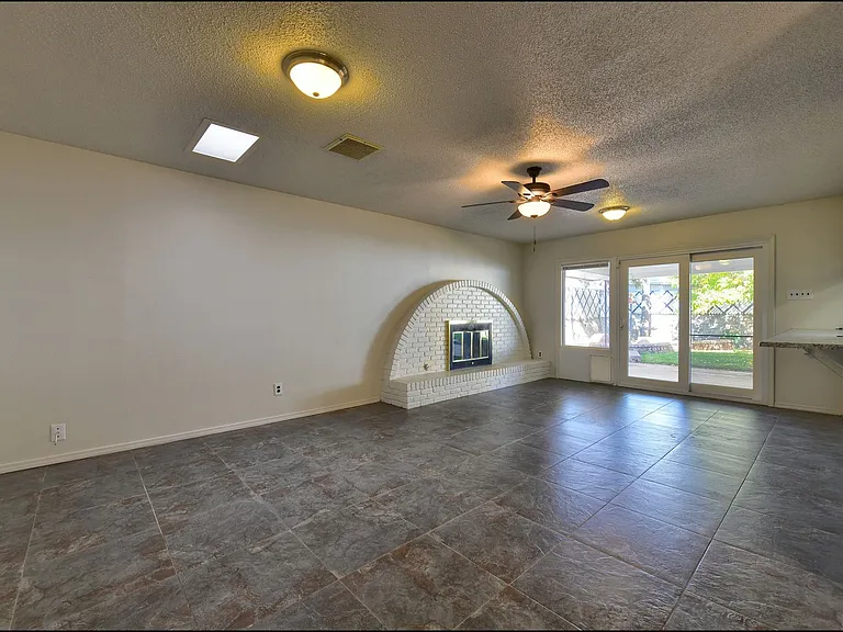 3433 Clearview Ln — Photo 15