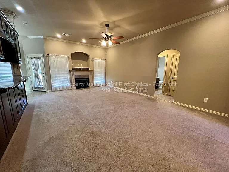 12200 Sycamore St — Photo 16