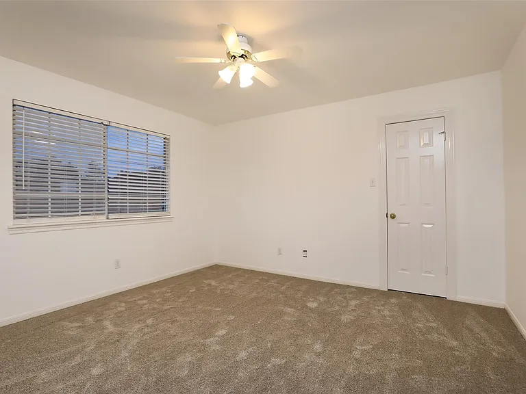 7906 Tizerton Ct — Photo 39