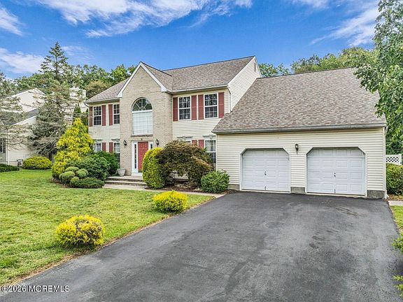 3rd image of 383 Meadowood Road