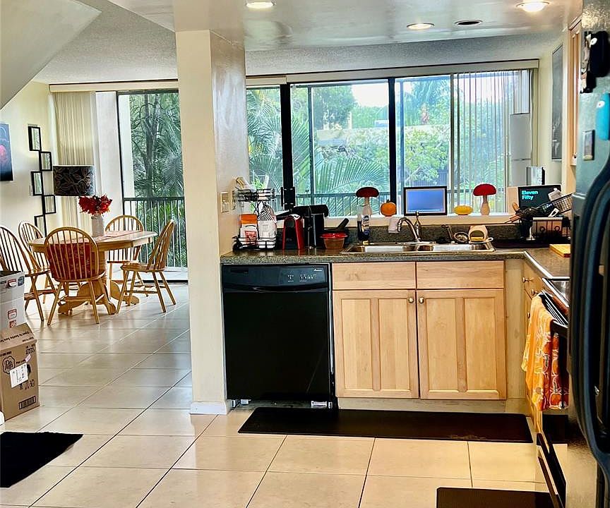 1st image of 2921 SW 87th Avenue #510