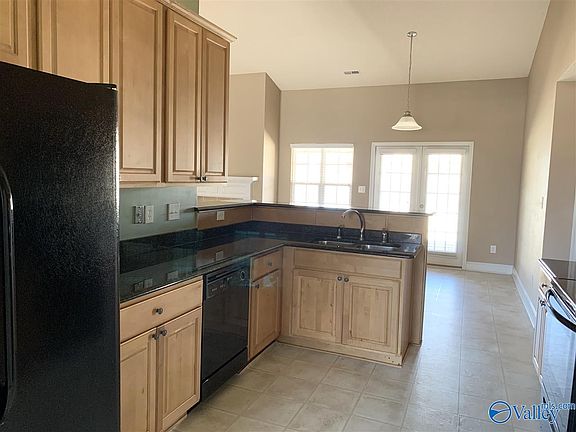4th image of 115 E Crest Way