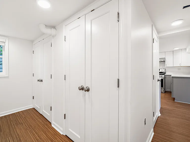 2203 Nob Hill Ave N #1 — Photo 7