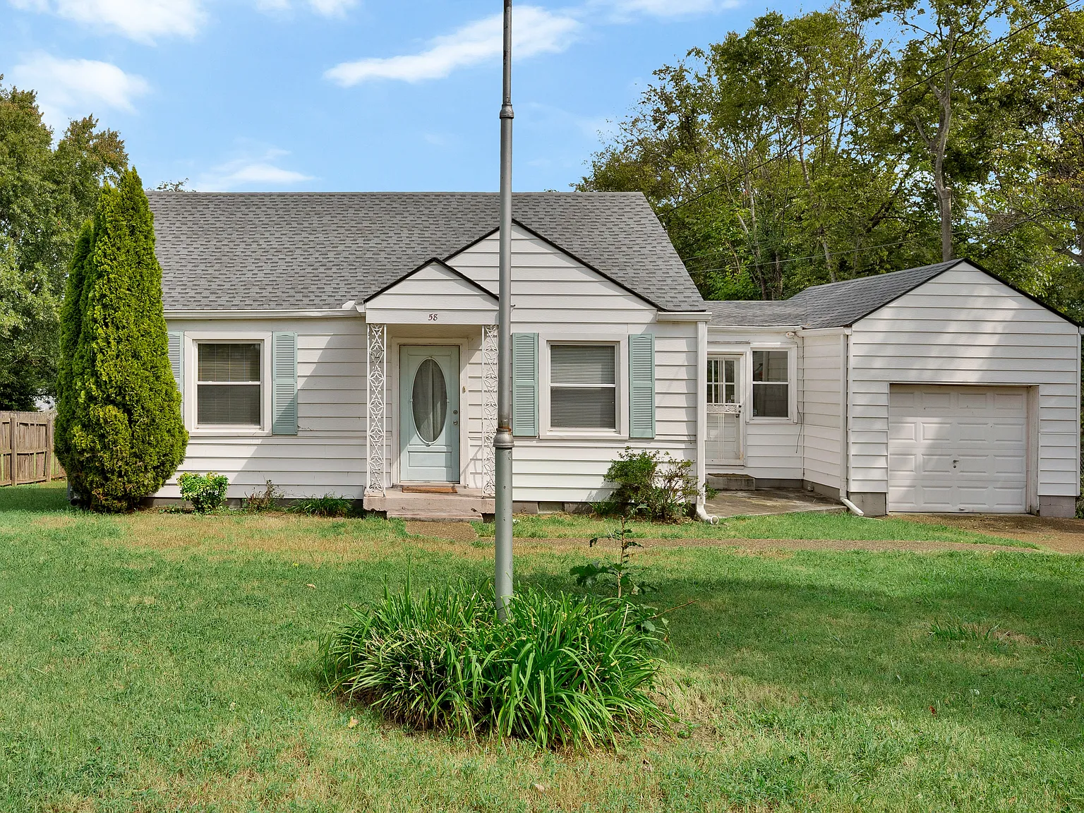 4 bed, 2076 sqft, $2,350 — Photo 2