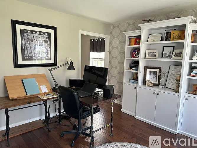 3 bed, 2271 sqft, $4,000 — Photo 4
