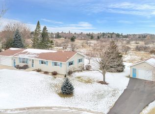 932 Alabama Ct, Sturgeon Bay, WI 54235